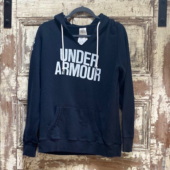 Women’s Under Armour V-neck Hoodie, size M - Picture 1 of 3